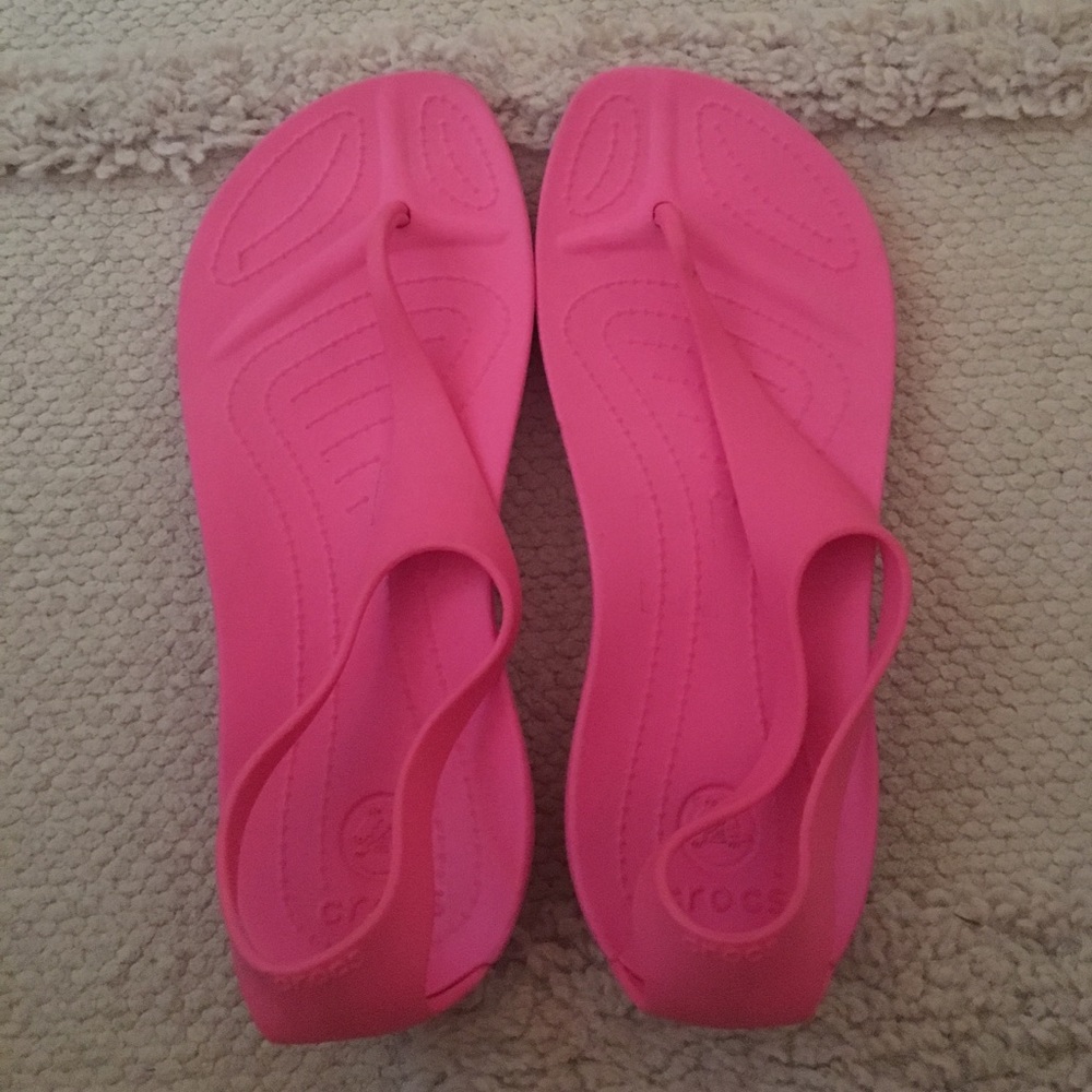 Women’s size 6 pink crocs